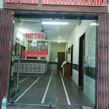 Hotel Mahalaxmi Dwārka Kültér fotó