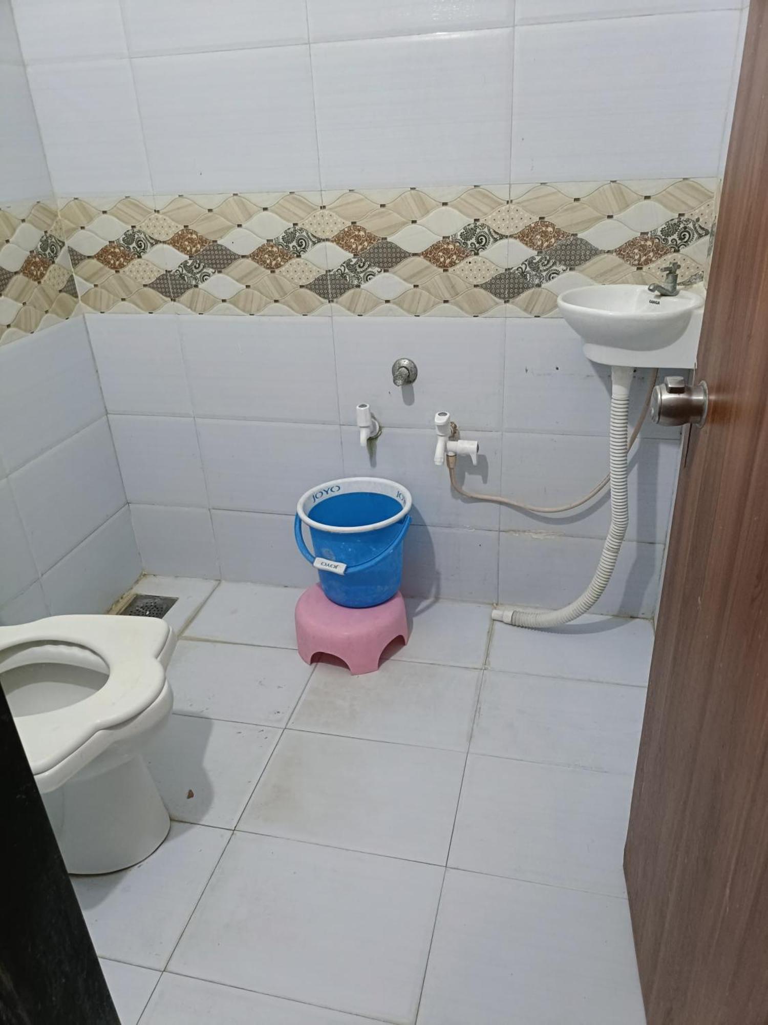 Hotel Mahalaxmi Dwārka Kültér fotó
