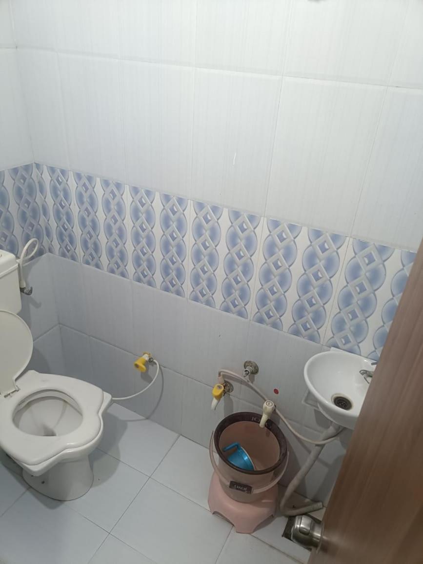 Hotel Mahalaxmi Dwārka Kültér fotó