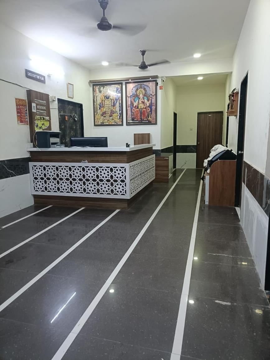 Hotel Mahalaxmi Dwārka Kültér fotó